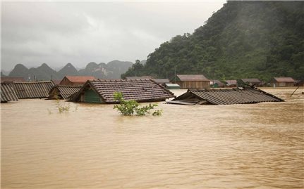 UNFPA hỗ trợ thêm 800.000 USD giúp phụ nữ và trẻ em gái chịu ảnh hưởng lũ lụt miền Trung