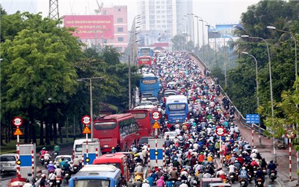 Bảo đảm an toàn giao thông dịp Tết gắn với phòng, chống Covid-19