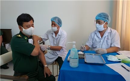 Bộ đội Biên phòng tỉnh Kiên Giang: Tiêm vaccine Covid-19 đợt đầu tiên cho cán bộ chiến sỹ