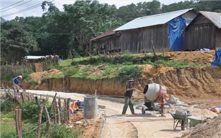 Xây dựng nông thôn mới trong vùng DTTS ở Tây Nguyên: Hai đường băng để buôn làng cất cánh (Bài 2)