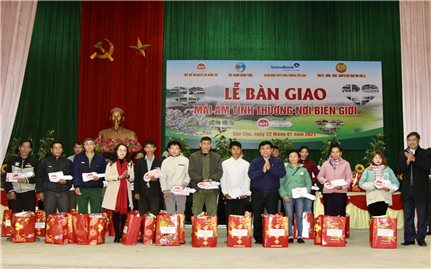 Lễ bàn giao Nhà “Mái ấm tình thương” cho đồng bào DTTS tại huyện Sốp Cộp, tỉnh Sơn La