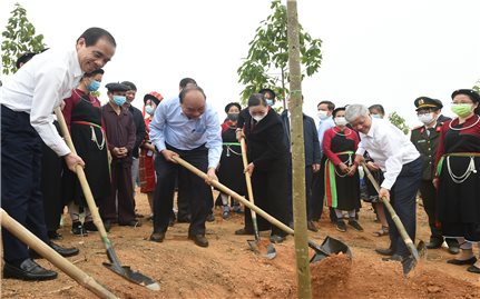 Thủ tướng Nguyễn Xuân Phúc: Trồng cây xanh để thúc đẩy quốc kế dân sinh