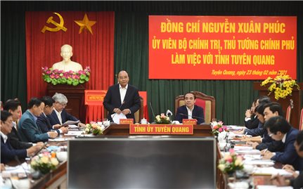 Thủ tướng Chính phủ Nguyễn Xuân Phúc làm việc tại Tuyên Quang