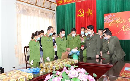 50kg ma túy đá đóng gói thành 50 túi trà