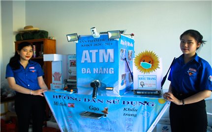 Quảng Ngãi: Hai học sinh chế tạo thành công máy ATM đa năng