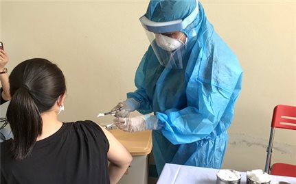 Sáng 21/3, hơn 32.000 người Việt đã tiêm vaccine COVID-19, ghi nhận các phản ứng thông thường