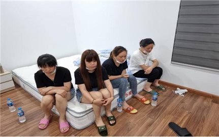 Bắt quả tang 11 người Trung Quốc nhập cảnh 