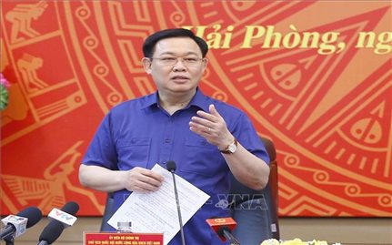 Chủ tịch Quốc hội: Kiên quyết không để điểm bầu cử thành nơi lây nhiễm dịch trong cộng đồng