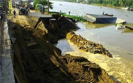 Bộ Nông nghiệp và Phát triển nông thôn: Đề xuất 2.000 tỷ đồng hỗ trợ các tỉnh ĐBSCL xử lý cấp bách sạt lở bờ sông, bờ biển