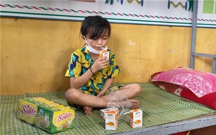 Điện Biên: Nhiều phần quà gửi tặng trẻ em nhân Ngày Quốc tế Thiếu nhi