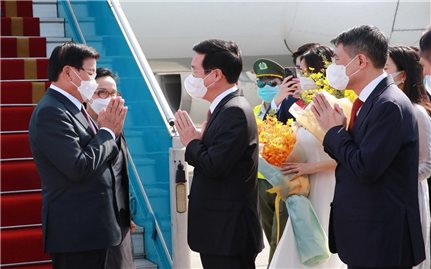 Tổng Bí thư, Chủ tịch nước Lào đến Hà Nội bắt đầu thăm hữu nghị chính thức Việt Nam
