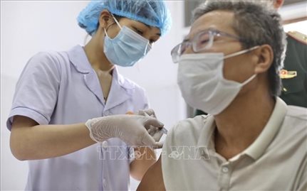 Hơn 900 tình nguyện viên tiêm thử nghiệm vaccine Nano Covax đợt 2 giai đoạn 3