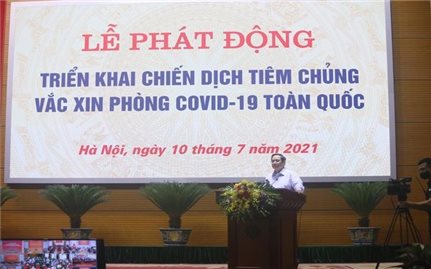 Thủ tướng Phạm Minh Chính dự Lễ phát động triển khai Chiến dịch tiêm chủng vaccine phòng COVID-19 toàn quốc