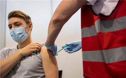 Người đã tiêm chủng vắc xin Covid-19 vẫn có khả năng làm lây lan vi rút