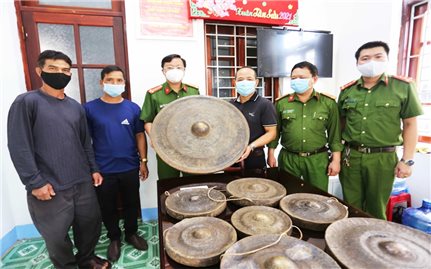 Gia Lai: Trao trả bộ chiêng cổ cho Giáo xứ Plei Choét