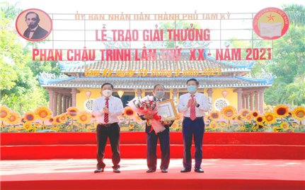 Quảng Nam: TP. Tam Kỳ trao giải thưởng Phan Châu Trinh năm 2021