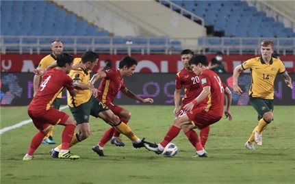 Đội tuyển Việt Nam thi đấu nỗ lực trước Australia
