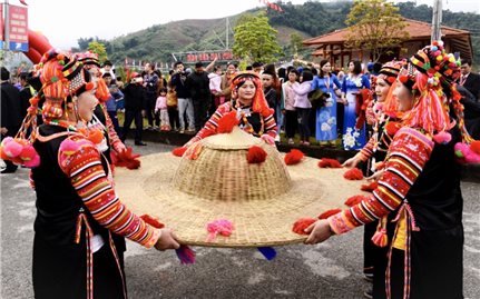 Bảo tồn văn hóa gắn với phát triển du lịch ở Lai Châu: Khắc phục hạn chế, khai thác hiệu quả tiềm năng (Bài 2)