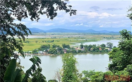 Hồ Lắk thơ mộng giữa đại ngàn Tây Nguyên