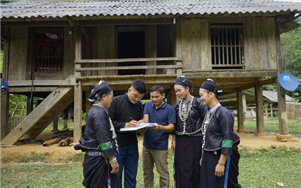 Học tiếng của đồng bào để nói đồng bào hiểu, làm đồng bào tin