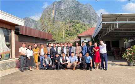 27 thầy cô Việt Nam nhận nhiệm vụ dạy tiếng Việt tại đất bạn Lào