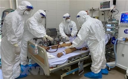 Sáng 22/11: Cả nước còn 4.971 ca COVID-19 nặng đang điều trị