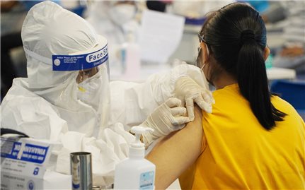 Thủ tướng yêu cầu Bộ Y tế nghiên cứu phương án bảo đảm đủ vaccine tiêm mũi tăng cường