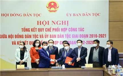 “Đồng hành, chia sẻ, đoàn kết, nhất trí hỗ trợ lẫn nhau để thực hiện hiệu quả chính sách dân tộc, công tác dân tộc”