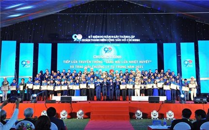 11 cán bộ Đoàn người DTTS nhận Giải thưởng Lý Tự Trọng năm 2022