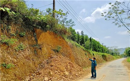 Ngọc Lặc (Thanh Hóa): Nguy hiểm tại các điểm sạt lở chân cột điện xã Thúy Sơn