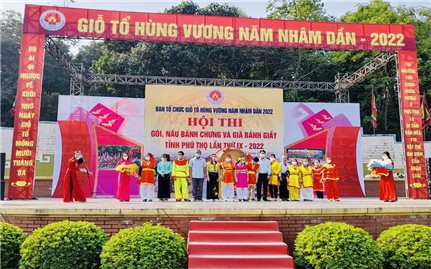 Sôi nổi Hội thi gói, nấu bánh chưng, giã bánh giầy mừng Giỗ Tổ Hùng Vương