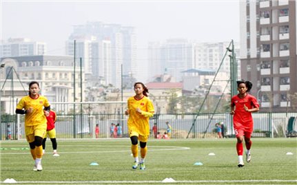 Đội tuyển nữ U18 Việt Nam hứng khởi trong ngày tập đầu tiên