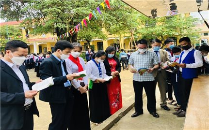 Giao lưu văn hóa đọc ở Trường Phổ thông Dân tộc nội trú THCS&THPT huyện Cao Phong