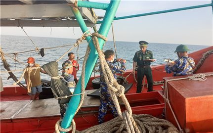 Bộ đội Biên phòng Kiên Giang bắt giữ hơn 20.000 lít dầu DO trên vùng biển Tây Nam
