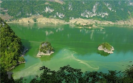 Vẻ đẹp lòng hồ Sông Đà ở huyện vùng cao Tủa Chùa