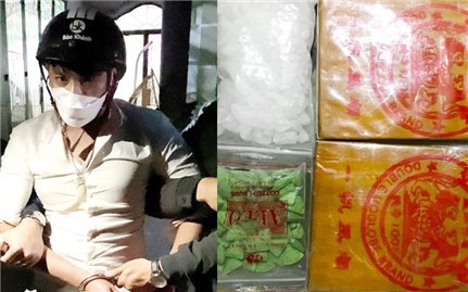 Lâm Đồng: Bắt giữ đối tượng vận chuyển 2 bánh heroin cùng nhiều ma túy tổng hợp
