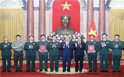 Chủ tịch nước trao các Quyết định thăng quân hàm lên Thượng tướng Quân đội nhân dân Việt Nam