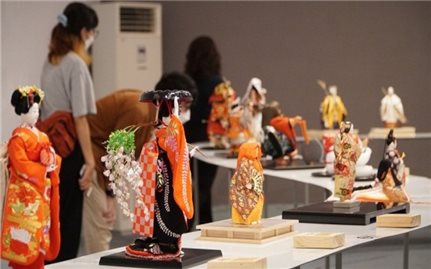 Triển lãm lưu động về nghệ thuật và vẻ đẹp của búp bê Nhật Bản