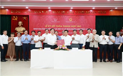 Đại học Quốc gia Hà Nội và UBND tỉnh Cà Mau ký kết hợp tác nhiều lĩnh vực quan trọng