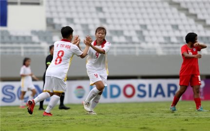 U18 nữ Việt Nam thắng đậm 9 - 0 trước U18 nữ Singapore