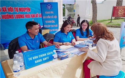 Lâm Đồng: Tổ chức hiệu quả tuyên truyền, vận động mở rộng đối tượng tham gia BHXH trong vùng đồng bào DTTS