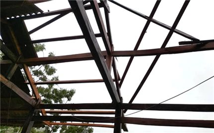 Mưa dông làm 118 ngôi nhà ở Yên Bái bị tốc mái