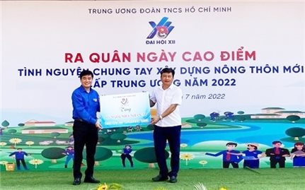 Ra quân ngày cao điểm chung tay xây dựng nông thôn mới