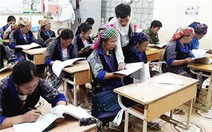 Ngày Quốc tế xóa nạn mù chữ (8/9): Phát huy thành quả xóa mù chữ tại Việt Nam
