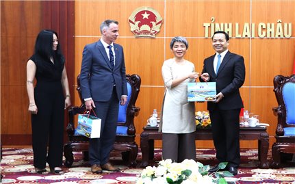 Đoàn công tác của Đại sứ Đặc mệnh toàn quyền Canada tại Việt Nam và Tổ chức CARE Quốc tế thăm và làm việc tại Lai Châu