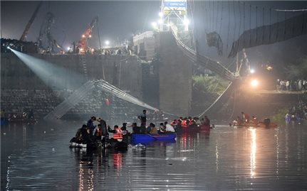 Chủ tịch nước Nguyễn Xuân Phúc gửi điện chia buồn về vụ sập cầu treo tại Ấn Độ
