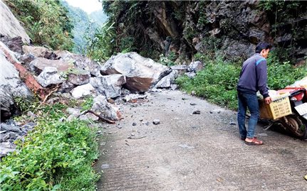 Quảng Bình: Lở núi đá vôi, 3 bản người DTTS bị cô lập