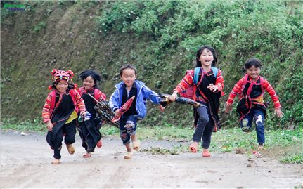 Những gam màu sáng từ bức tranh giáo dục nơi vùng khó Lai Châu