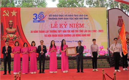 Trường TH PTDTNT Lào Cai: Đón nhận Huân chương Lao động hạng Nhì