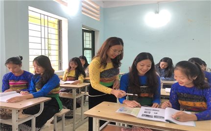 Cô giáo vùng cao nỗ lực bảo tồn chữ Thái